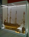 vitrine voor lall ship